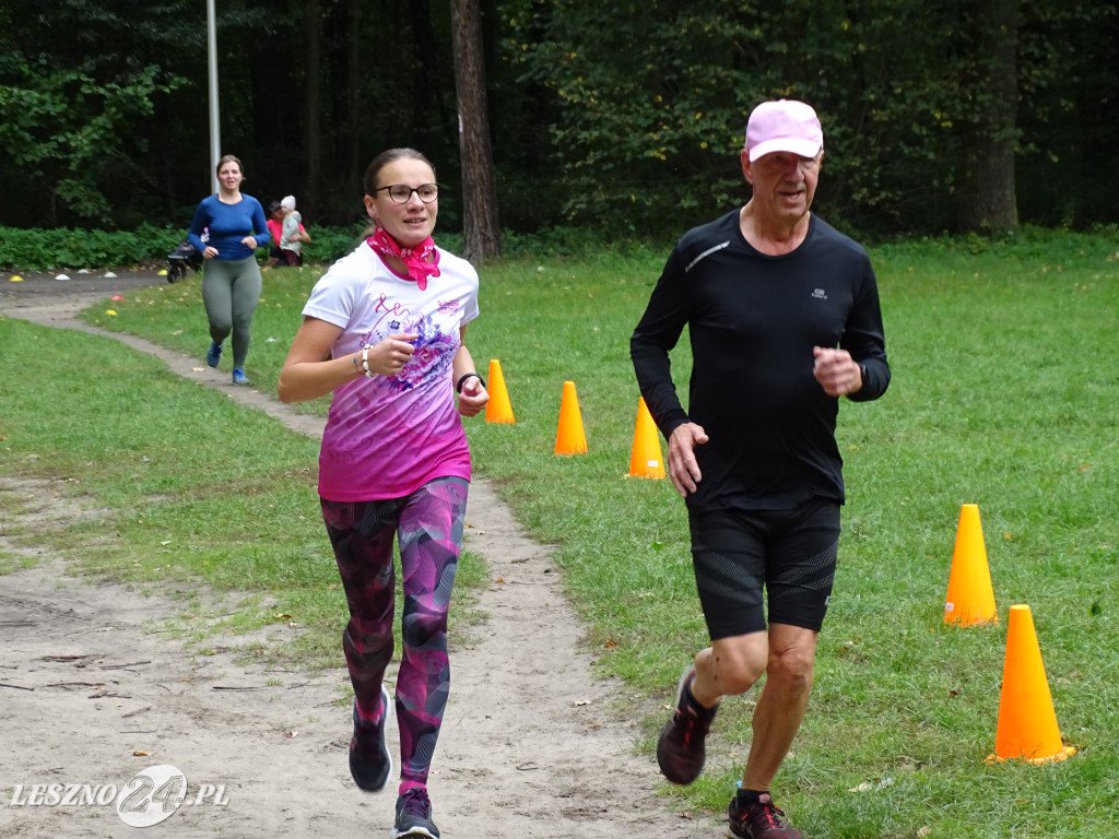 Różowy Marszobieg i Parkrun w Karczmie Borowej