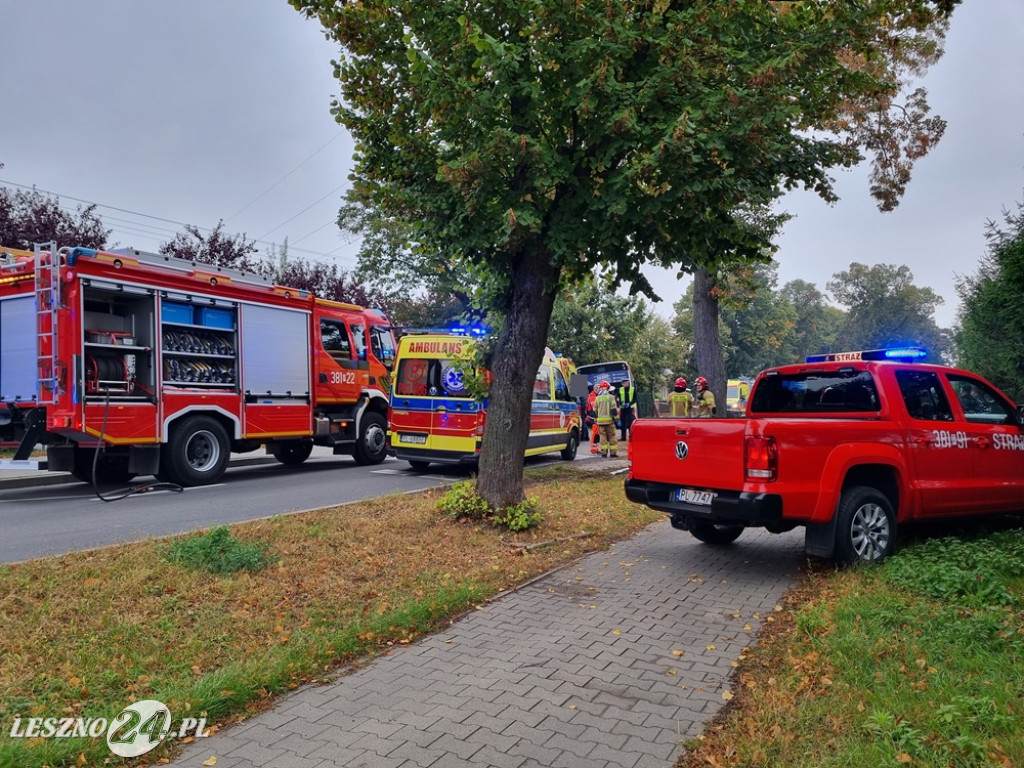 Zderzenie autobusu z osobówką w Wilkowicach