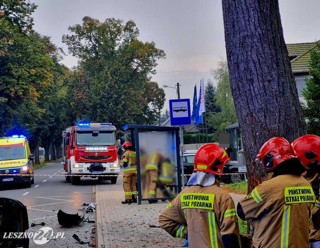 Zderzenie autobusu z osobówką w Wilkowicach