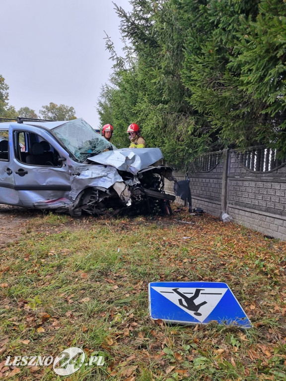 Zderzenie autobusu z osobówką w Wilkowicach