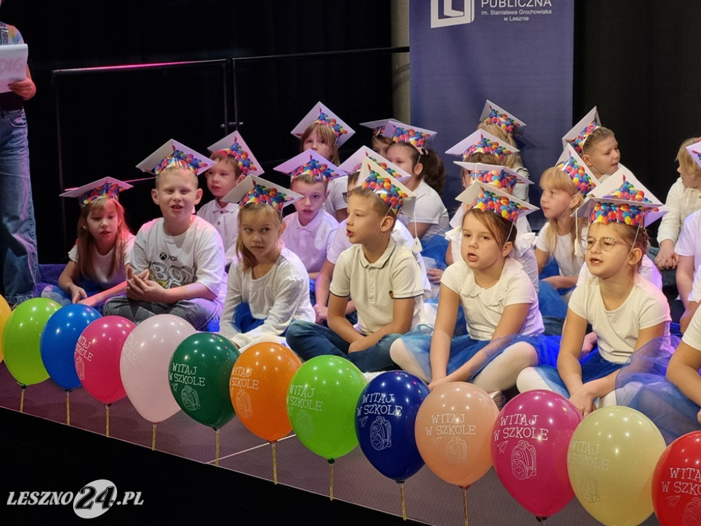 Pasowanie na uczniów w SP 1 w Lesznie