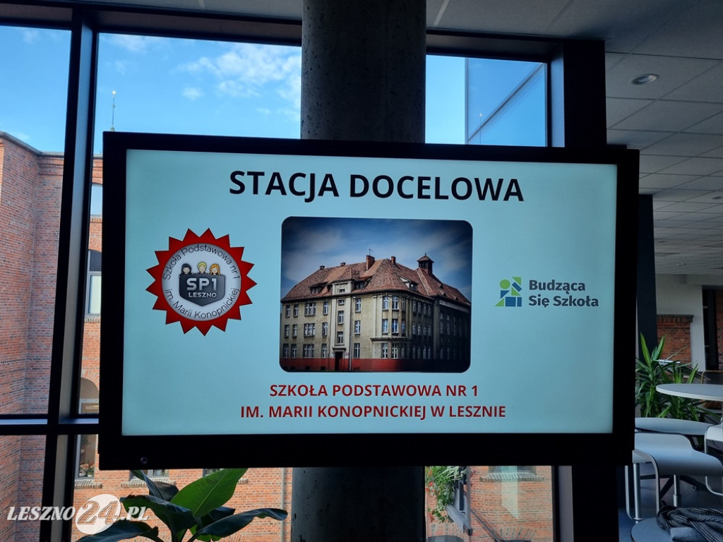 Pasowanie na uczniów w SP 1 w Lesznie