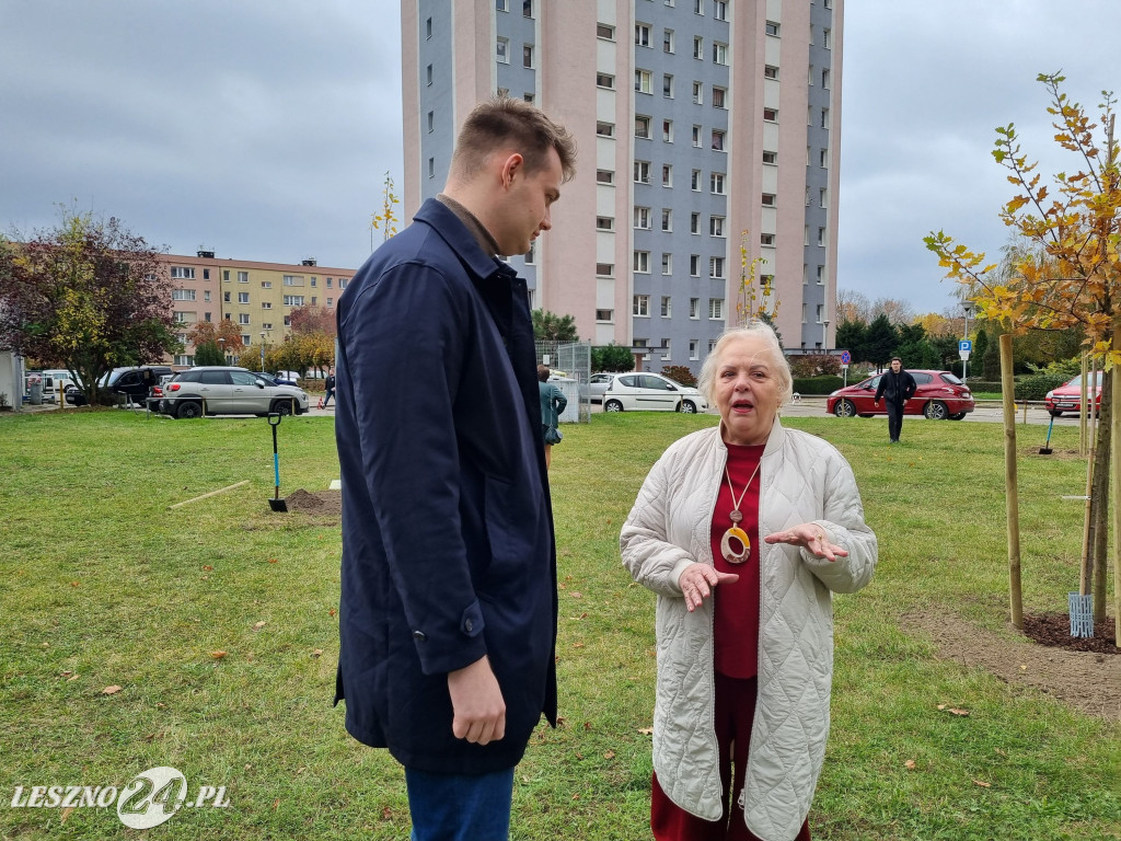 Sadzenie drzew w Parku Grody Leszczyńskie