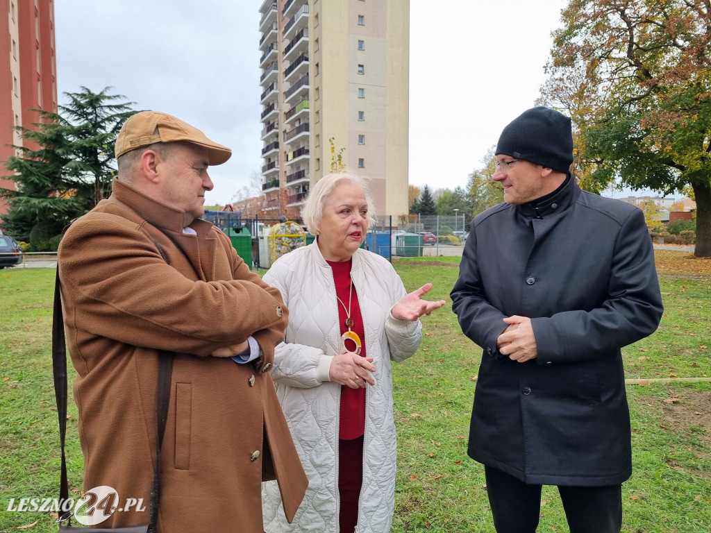 Sadzenie drzew w Parku Grody Leszczyńskie