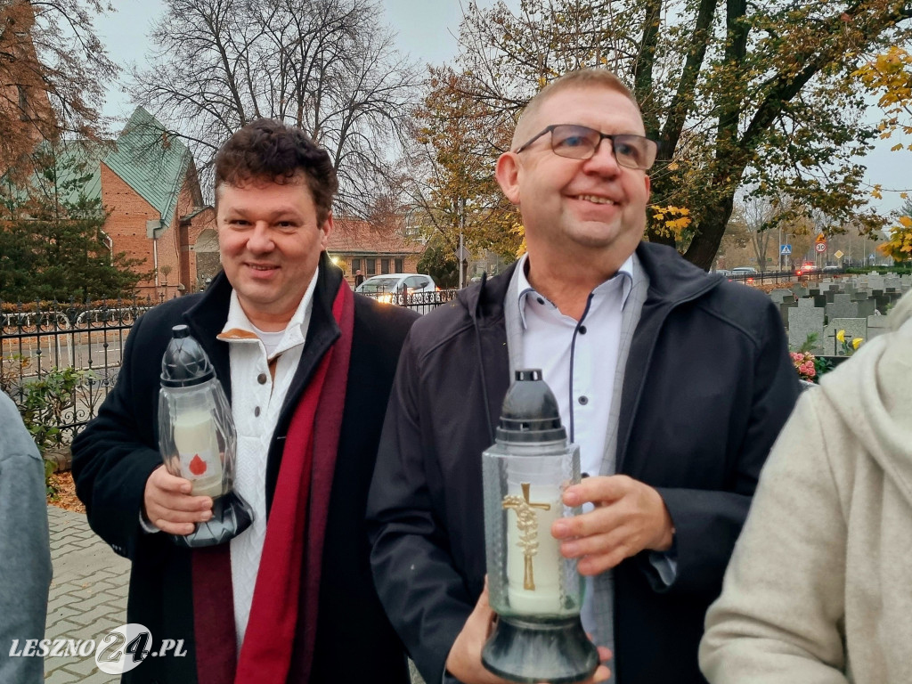 Bursa Międzyszkolna w Lesznie - zapalenie zniczy