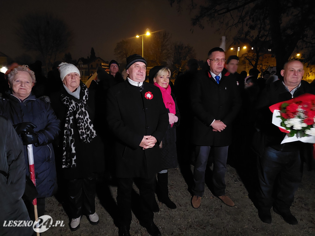 Łączy Nas Flaga pod pomnikiem AK