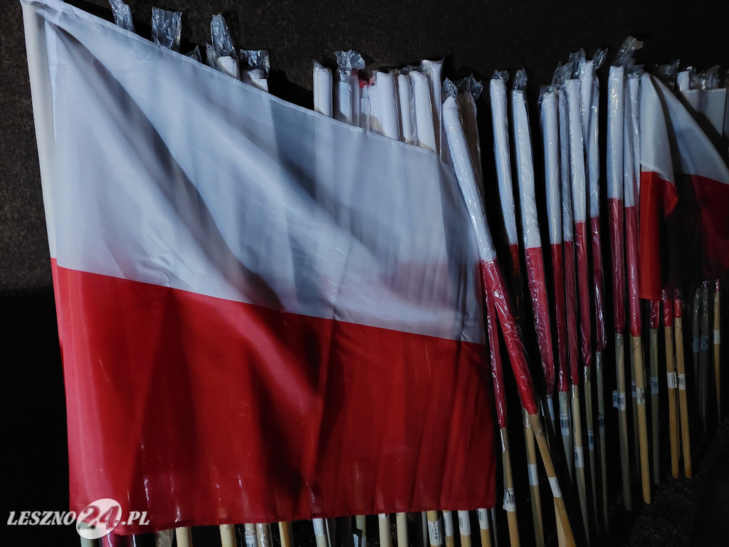 Łączy Nas Flaga pod pomnikiem AK