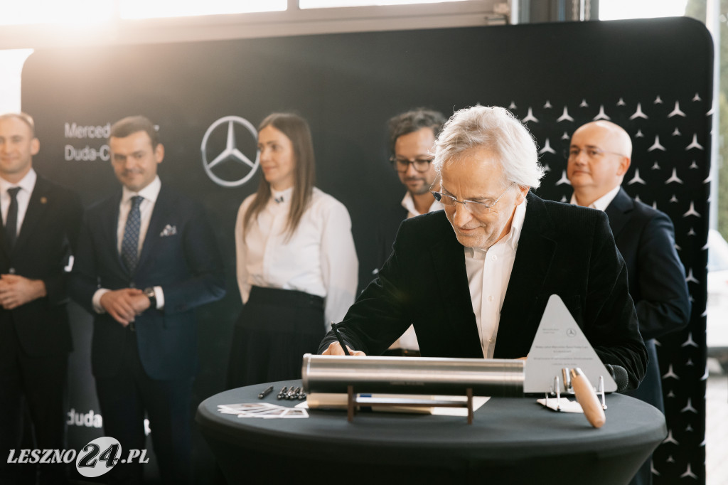 Uroczystość wmurowania kamienia węgielnego pod nowy salon Duda-Cars