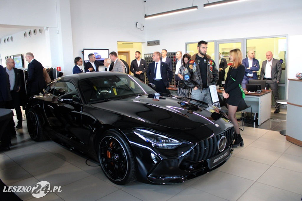 Uroczystość wmurowania kamienia węgielnego pod nowy salon Duda-Cars