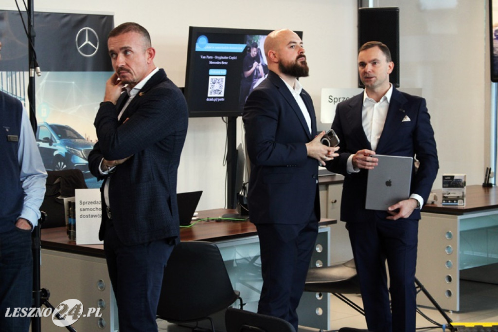 Uroczystość wmurowania kamienia węgielnego pod nowy salon Duda-Cars