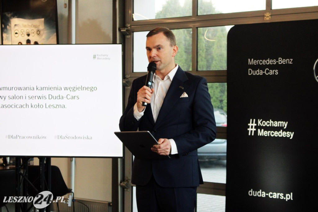 Uroczystość wmurowania kamienia węgielnego pod nowy salon Duda-Cars