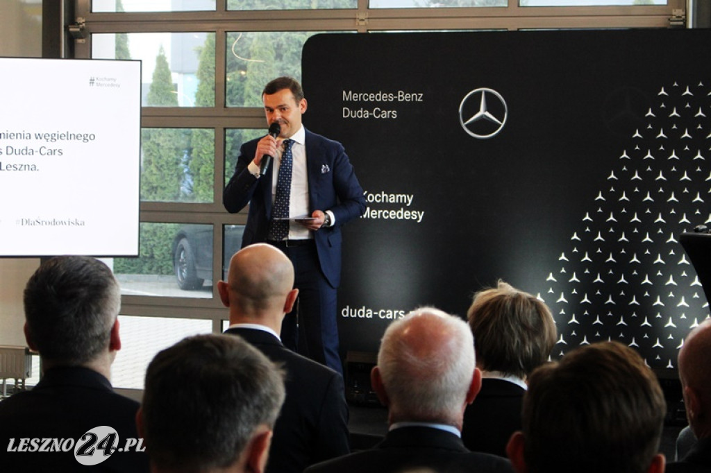 Uroczystość wmurowania kamienia węgielnego pod nowy salon Duda-Cars