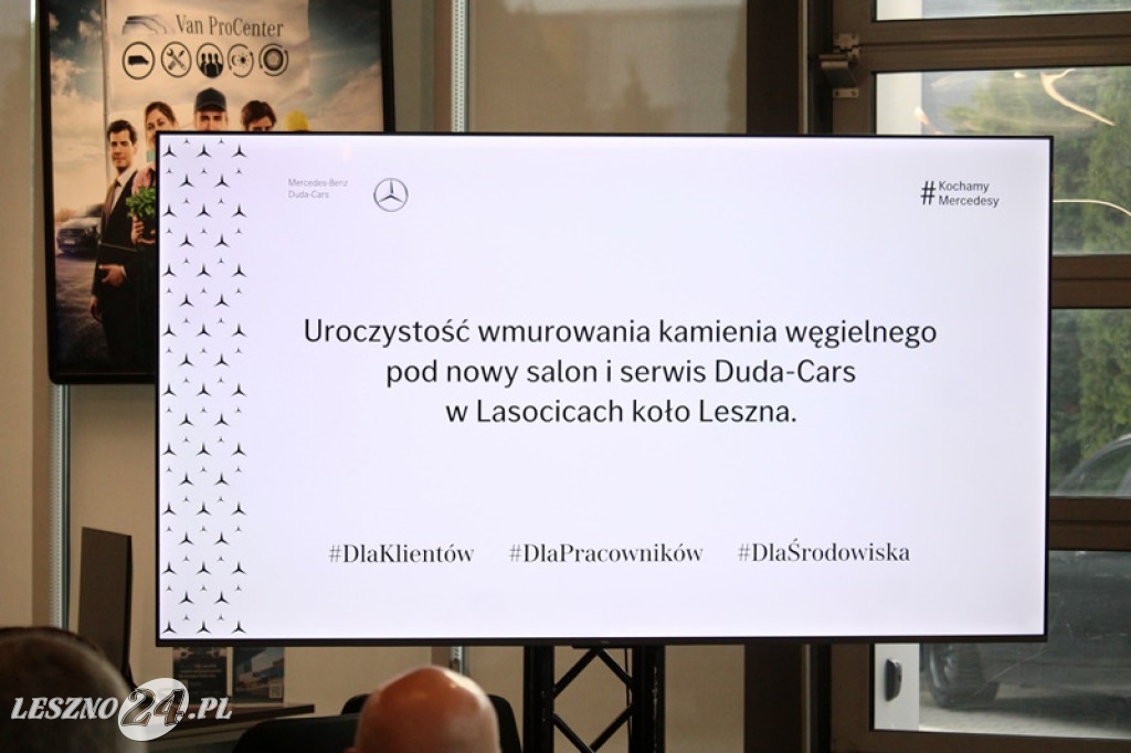 Uroczystość wmurowania kamienia węgielnego pod nowy salon Duda-Cars