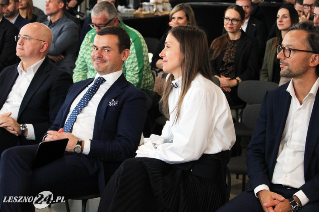 Uroczystość wmurowania kamienia węgielnego pod nowy salon Duda-Cars