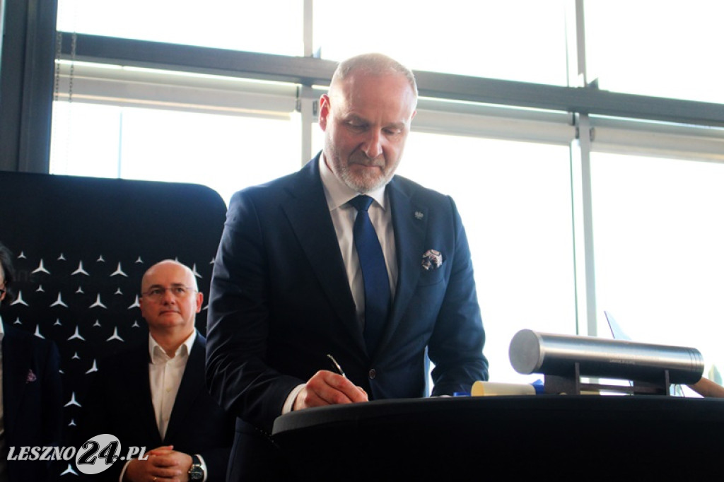 Uroczystość wmurowania kamienia węgielnego pod nowy salon Duda-Cars
