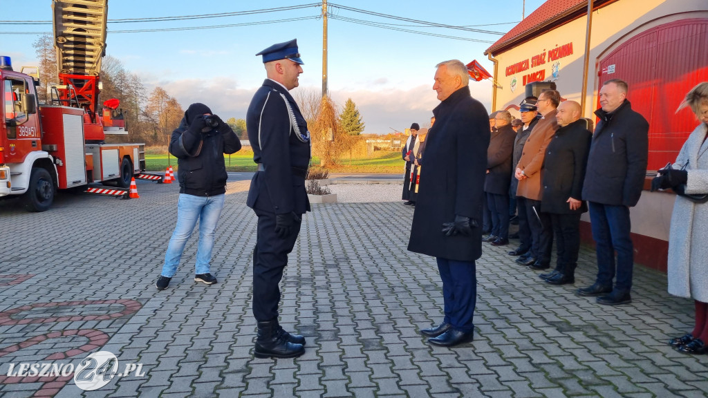 Przekazanie nowego samochodu dla OSP Dąbcze