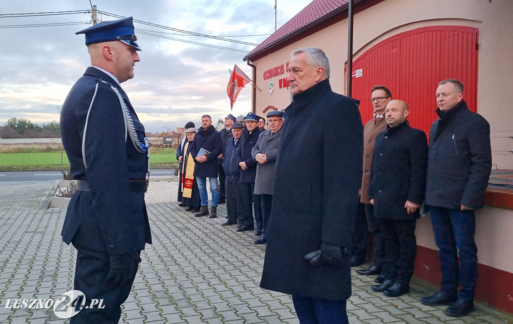 Przekazanie nowego samochodu dla OSP Dąbcze