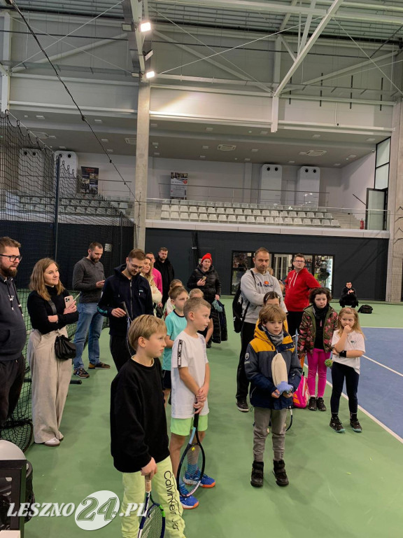 Mikołajkowy turniej tenisowy w Lesznie