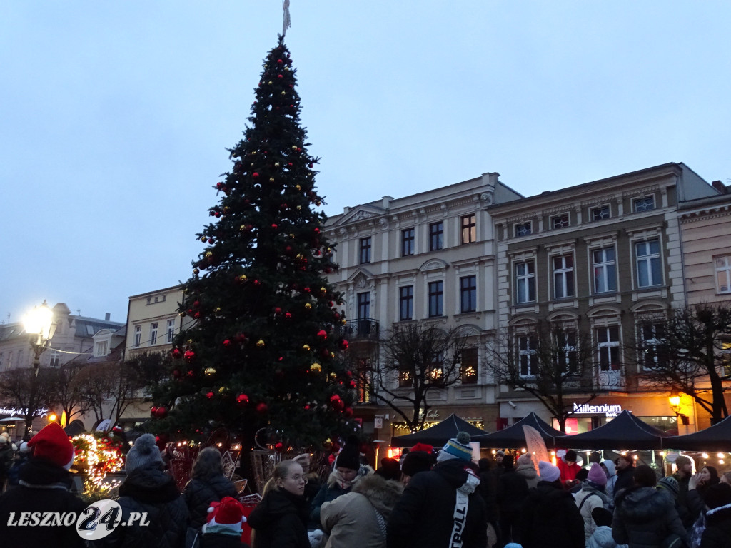 Rozświetlenie choinki na Rynku w Lesznie