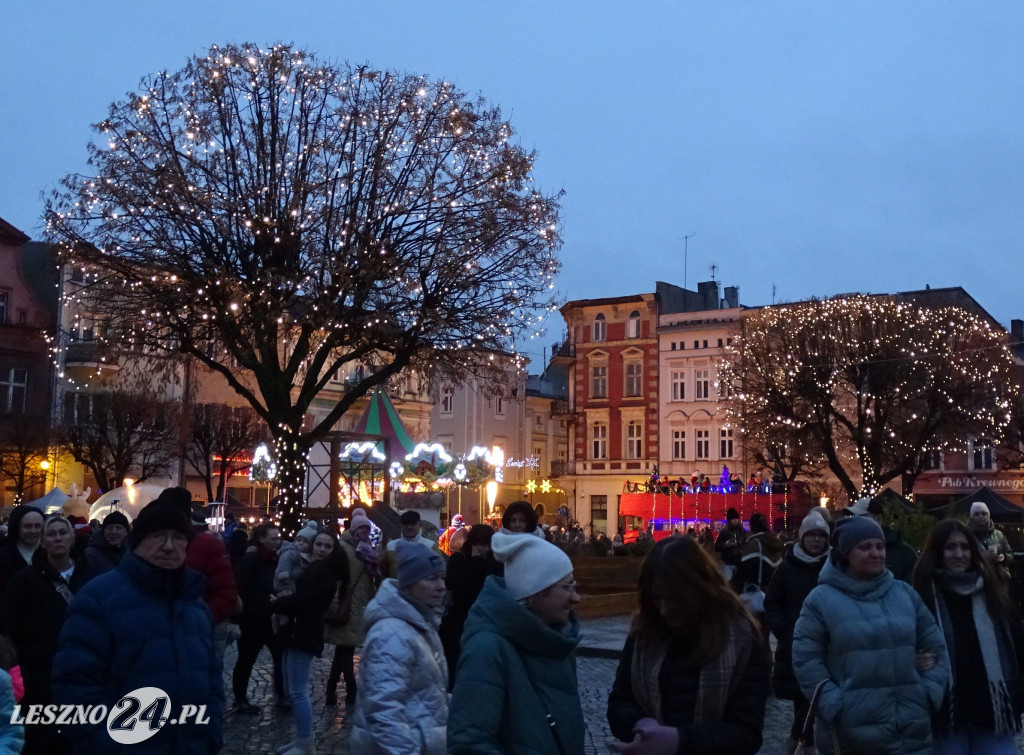 Rozświetlenie choinki na Rynku w Lesznie