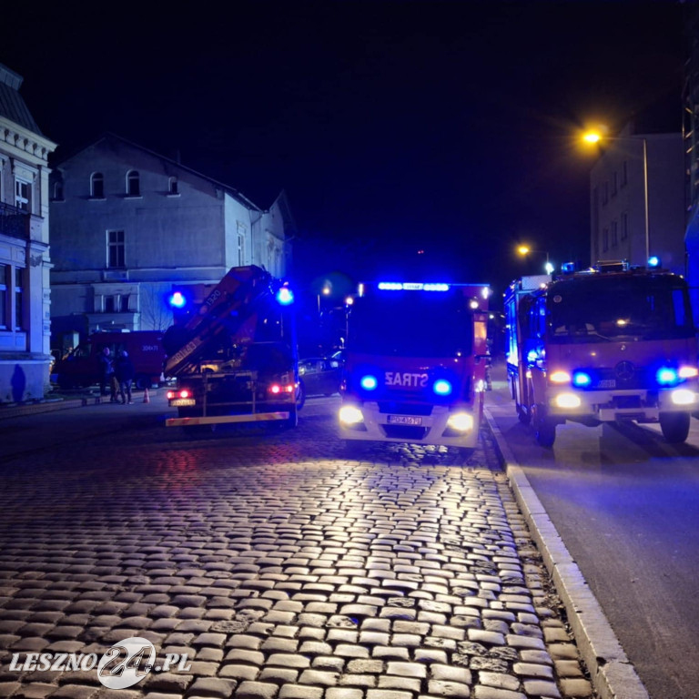 Runęła ściana budynku w Lesznie