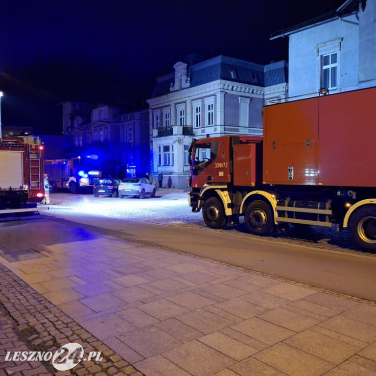 Runęła ściana budynku w Lesznie