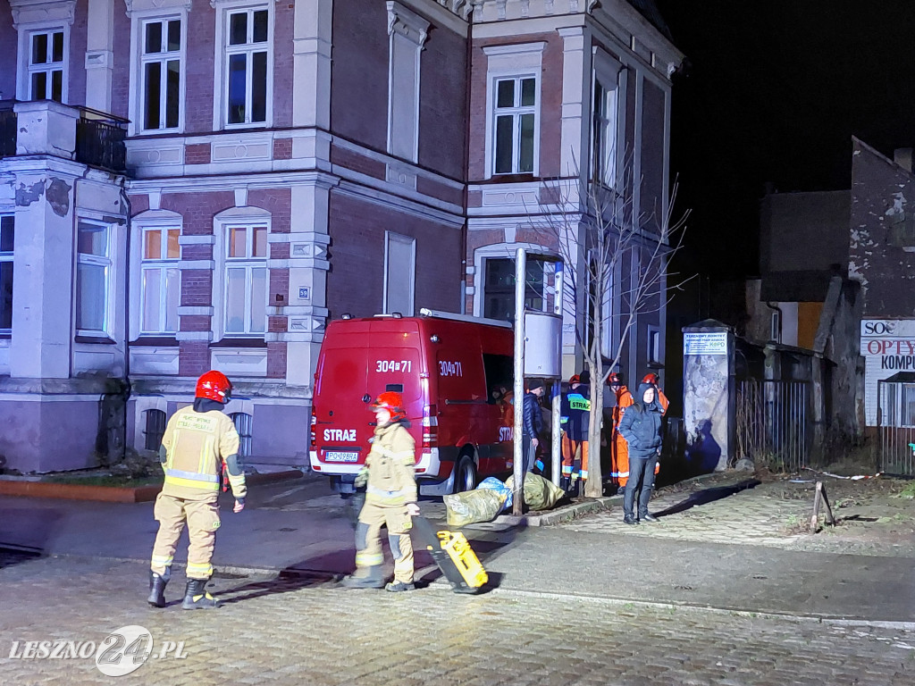 Runęła ściana budynku w Lesznie