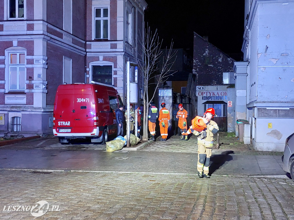 Runęła ściana budynku w Lesznie