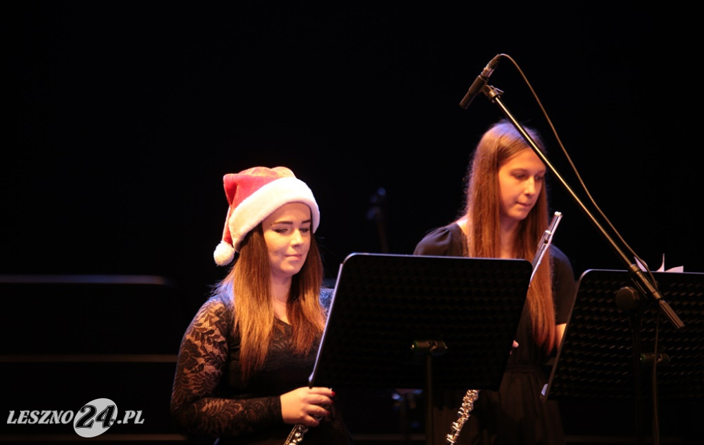 Koncert świąteczny szkoły muzycznej w Lesznie