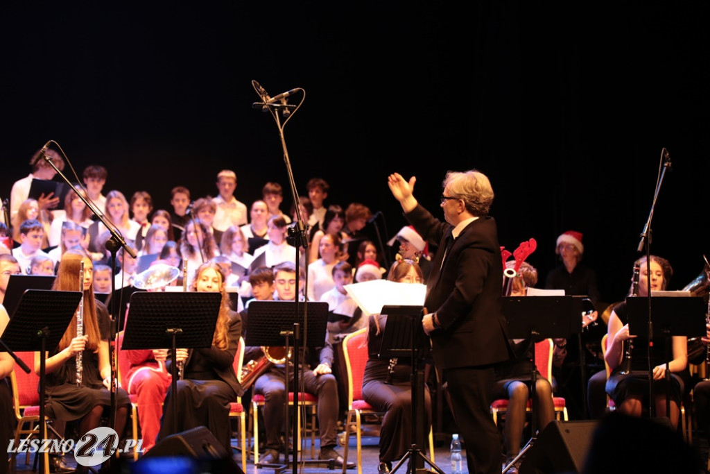 Koncert świąteczny szkoły muzycznej w Lesznie