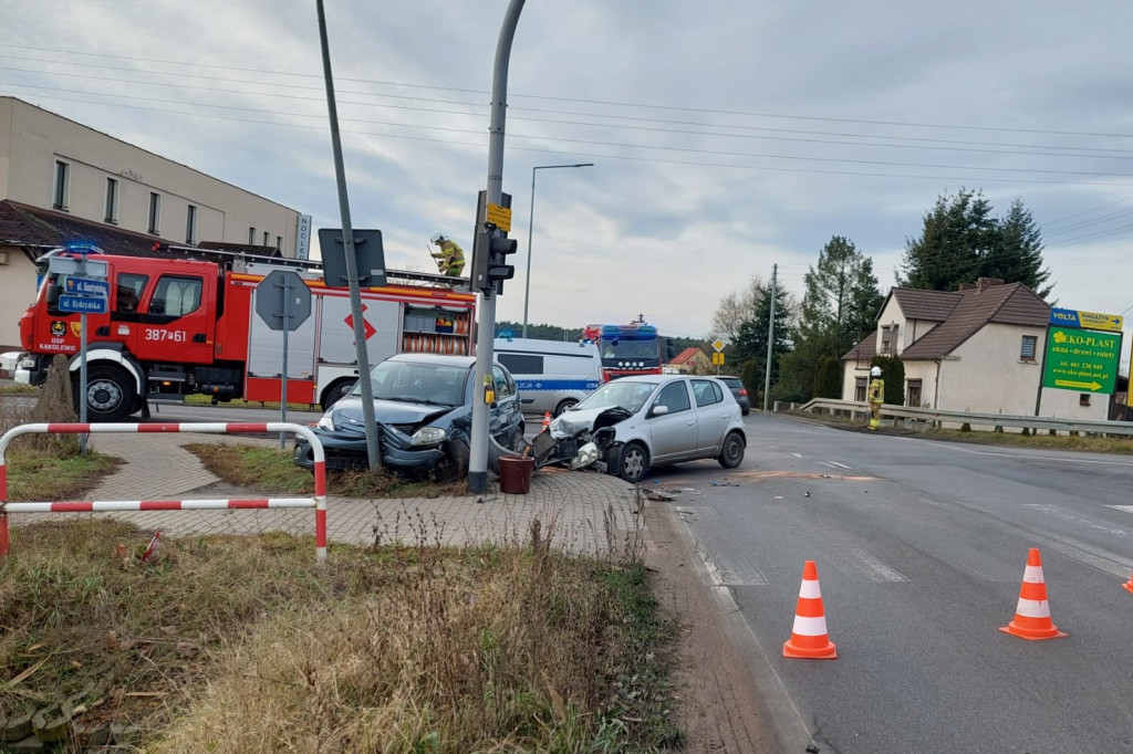 Zderzenie osobówek w Kąkolewie