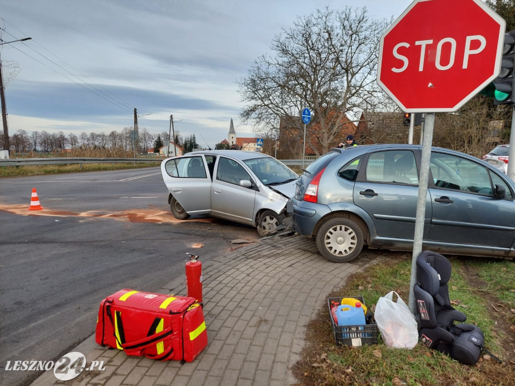 Zderzenie osobówek w Kąkolewie