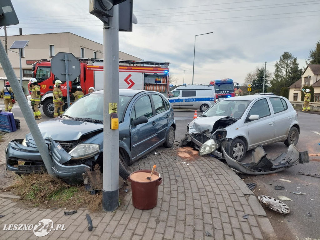 Zderzenie osobówek w Kąkolewie
