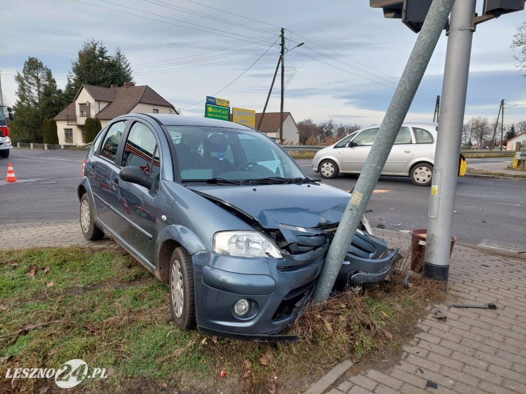 Zderzenie osobówek w Kąkolewie