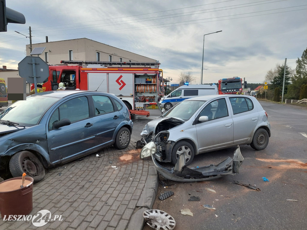 Zderzenie osobówek w Kąkolewie