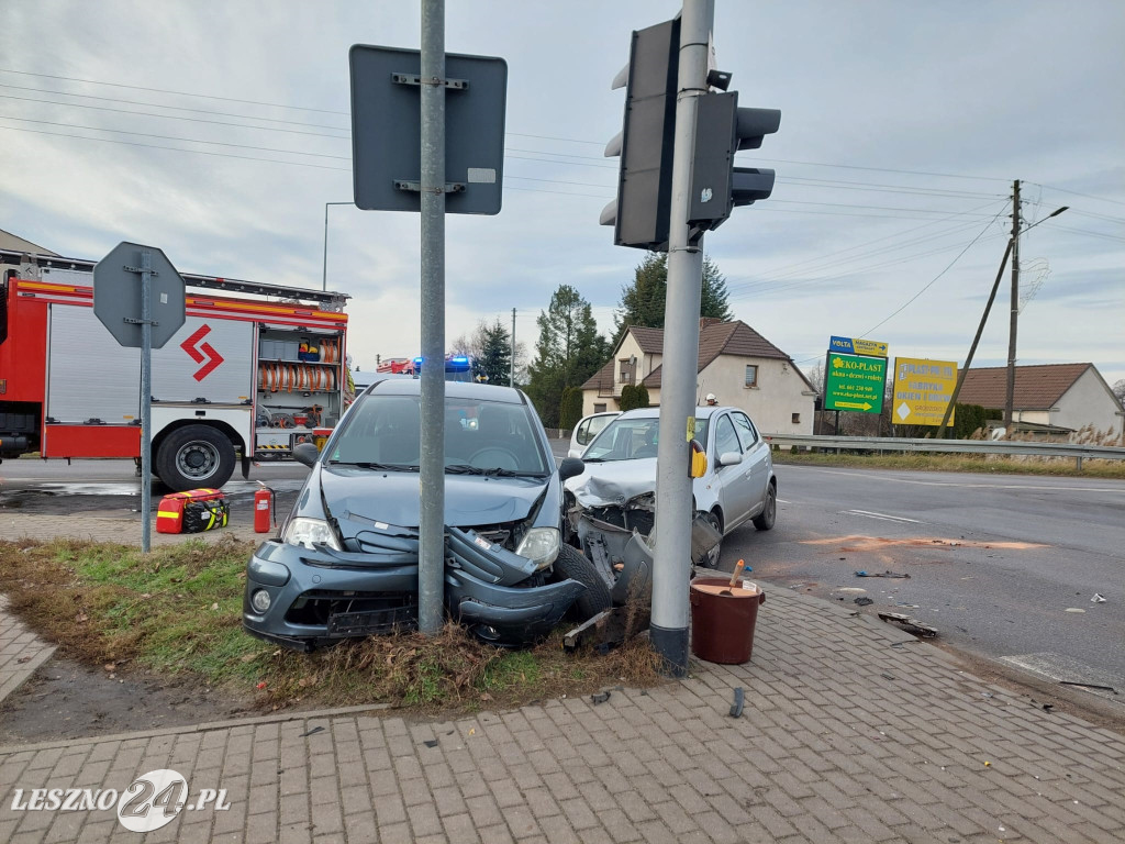 Zderzenie osobówek w Kąkolewie