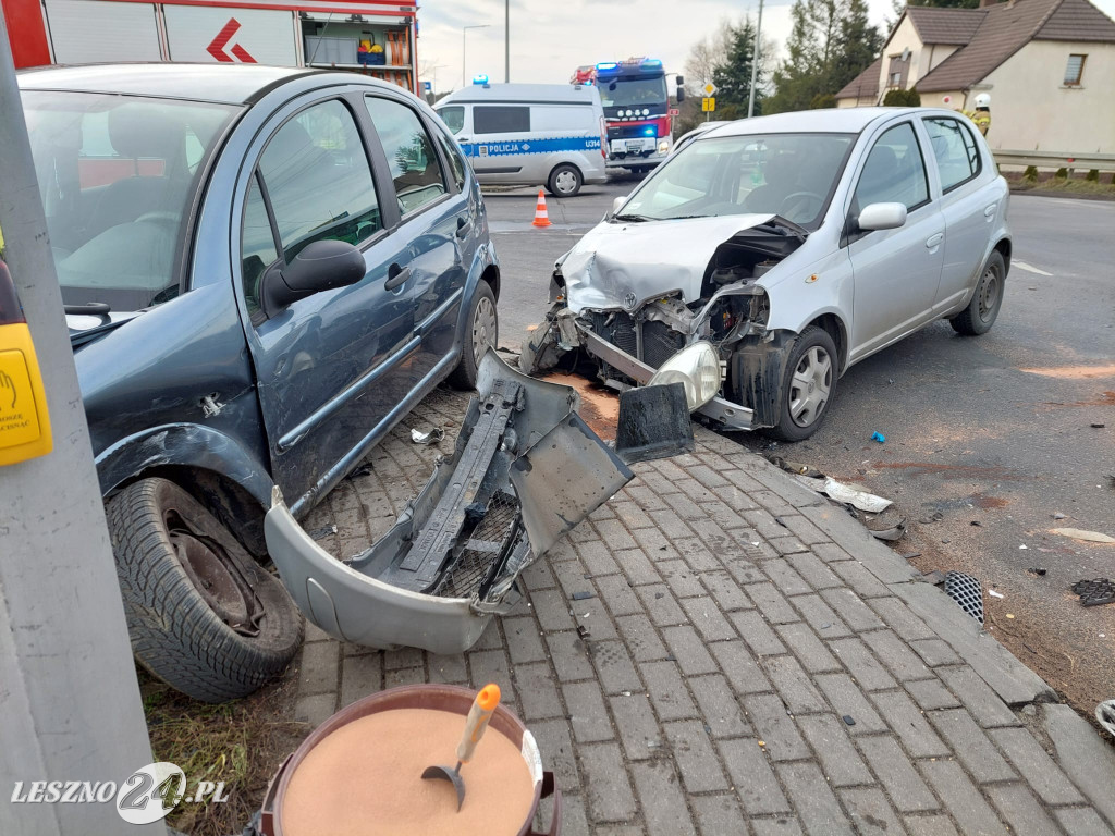 Zderzenie osobówek w Kąkolewie