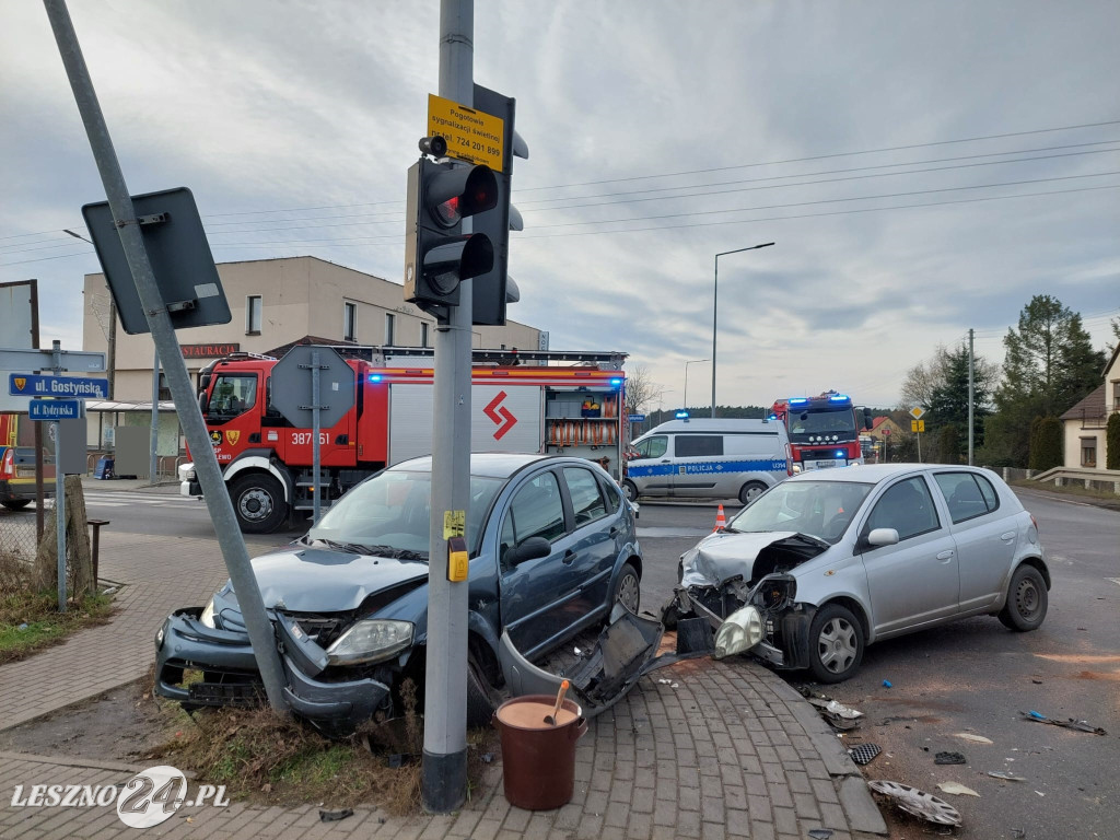 Zderzenie osobówek w Kąkolewie