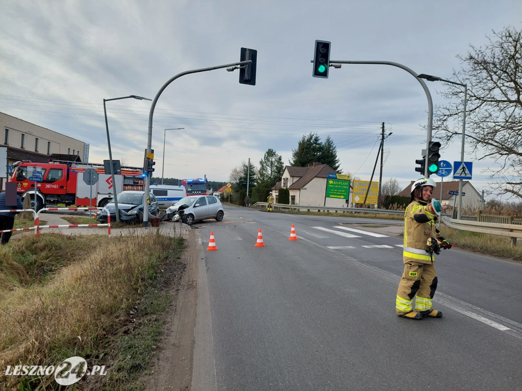 Zderzenie osobówek w Kąkolewie