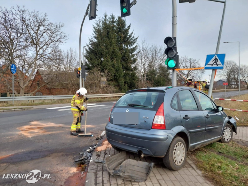 Zderzenie osobówek w Kąkolewie