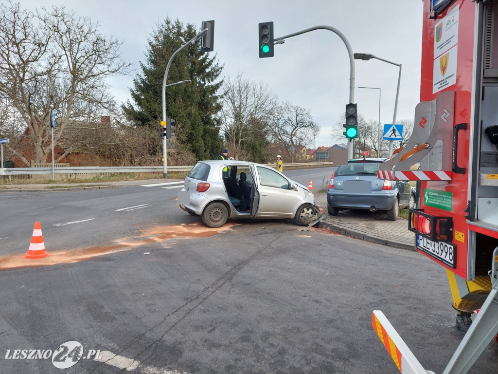 Zderzenie osobówek w Kąkolewie