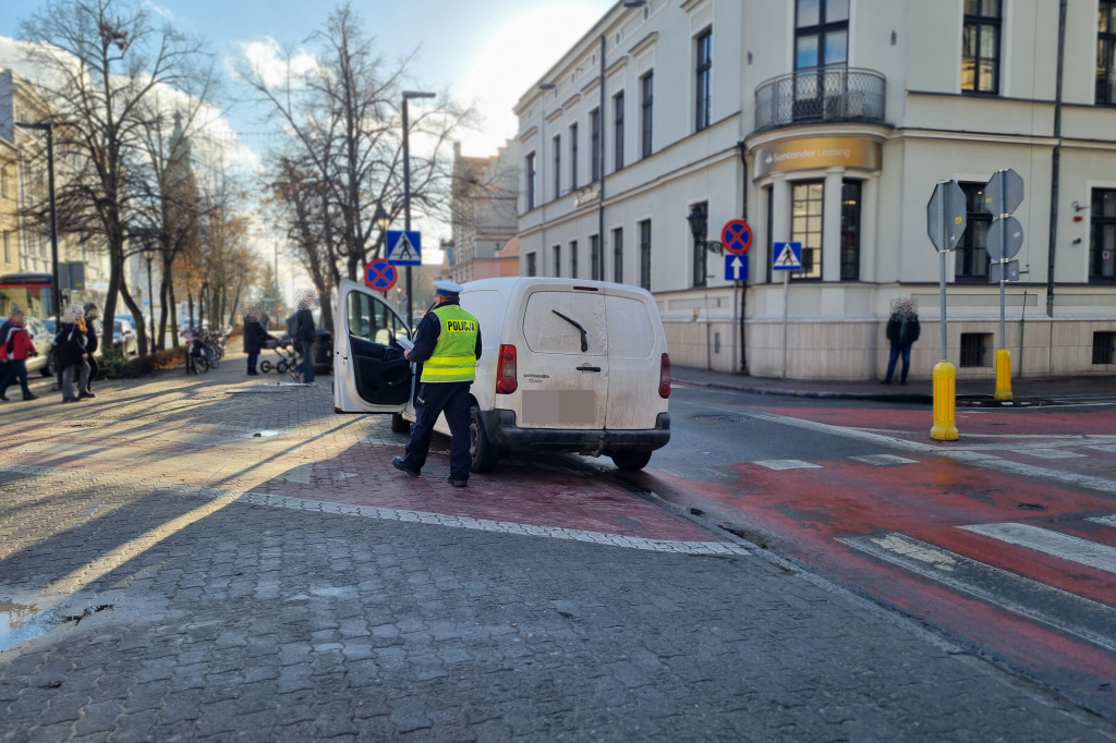 Potrącenie pieszego przy al. Krasińskiego w Lesznie