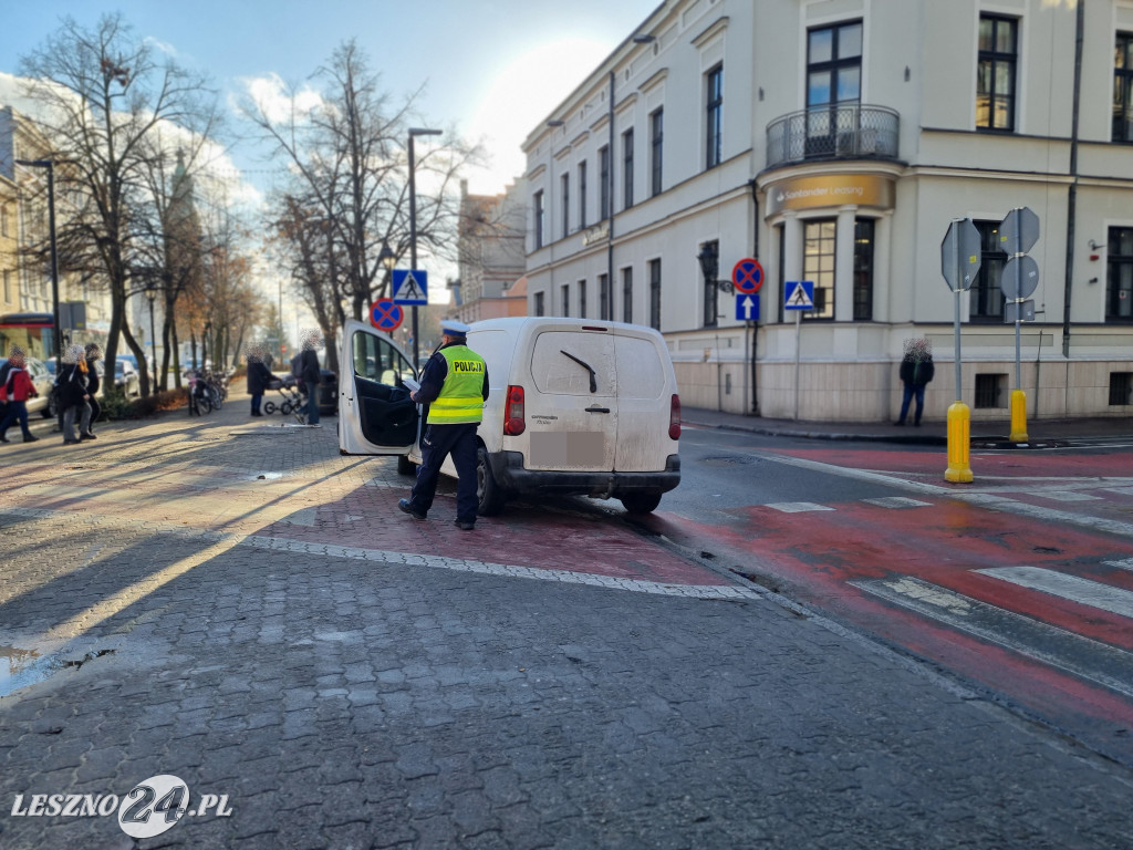 Potrącenie pieszego przy al. Krasińskiego w Lesznie