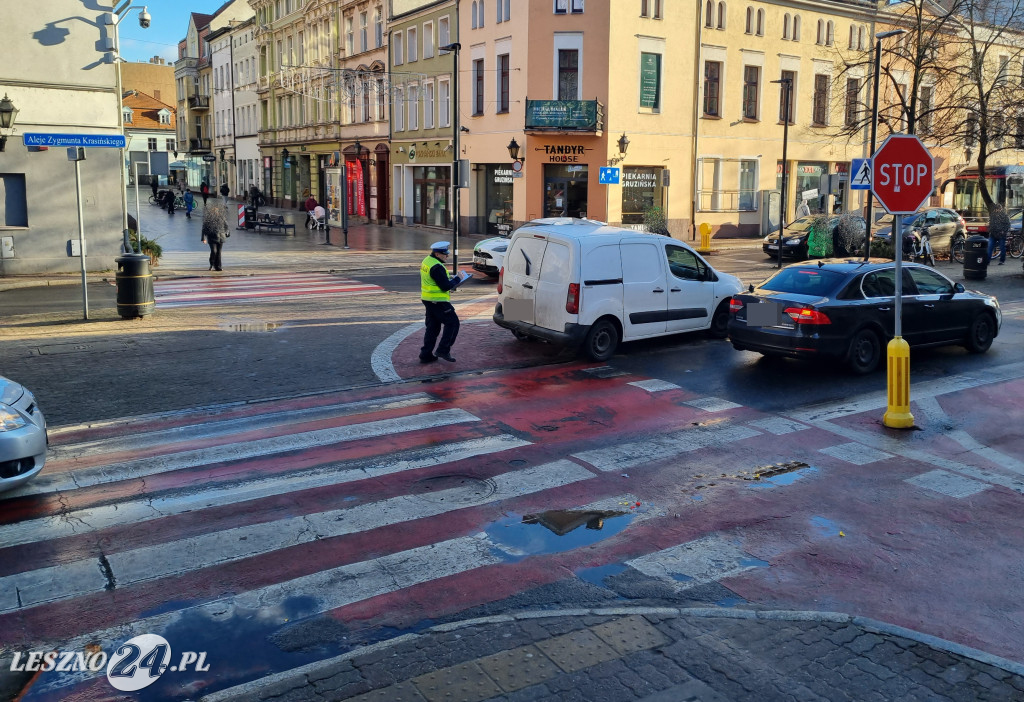 Potrącenie pieszego przy al. Krasińskiego w Lesznie