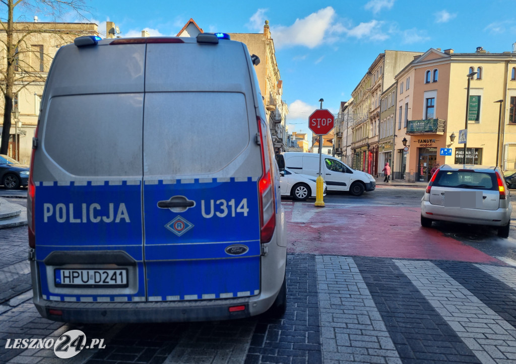 Potrącenie pieszego przy al. Krasińskiego w Lesznie