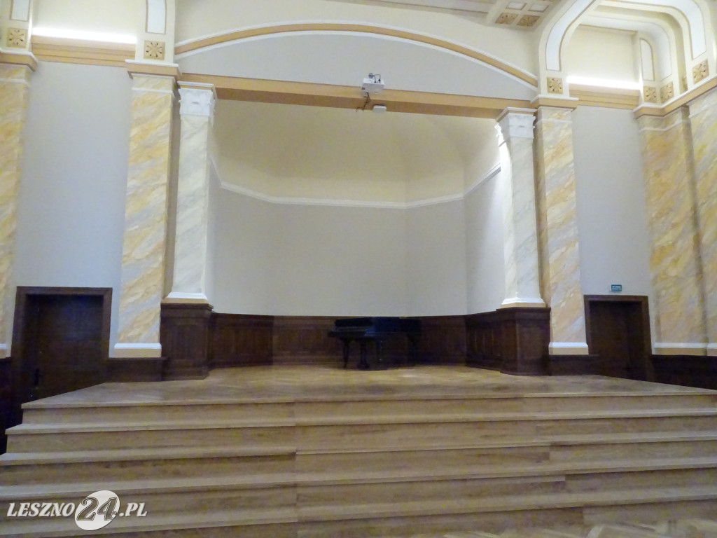 Aula SP nr 1 w Lesznie już po remoncie