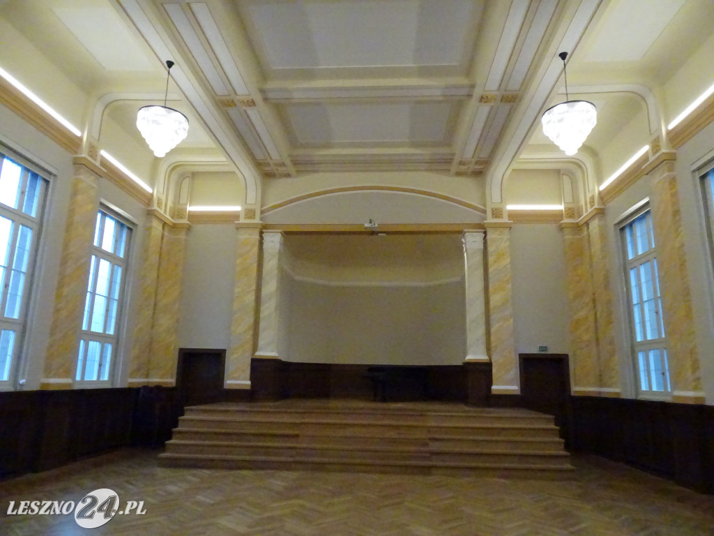 Aula SP nr 1 w Lesznie już po remoncie
