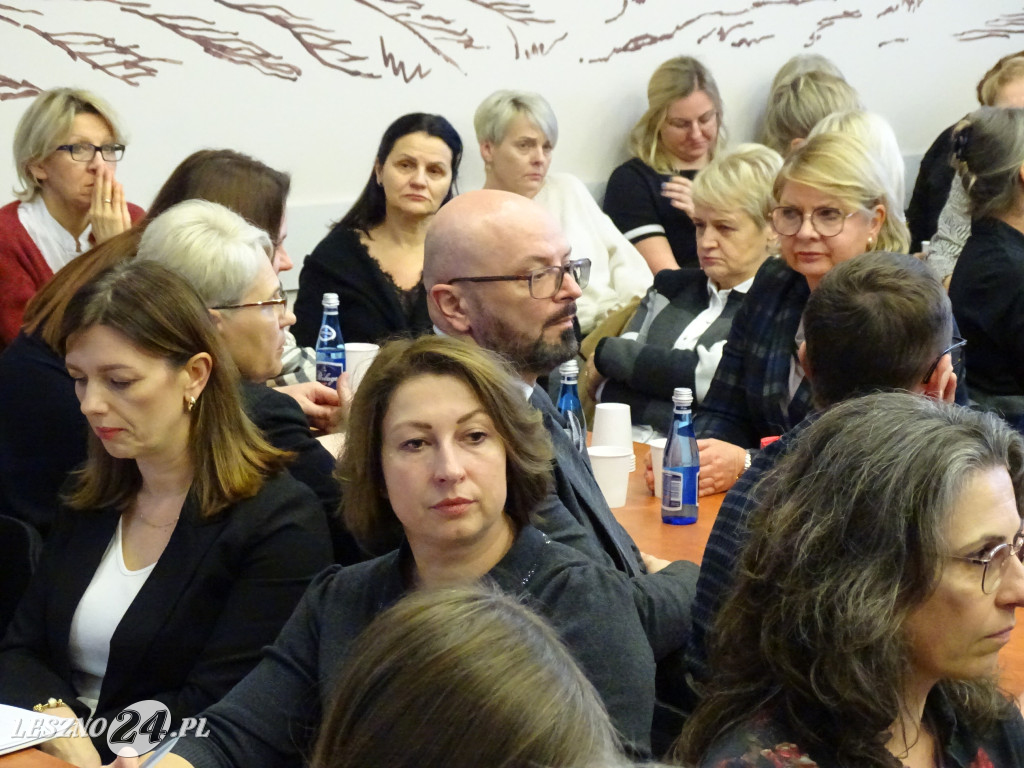 Komisja w sprawie likwidacji szkół i przedszkoli w Lesznie