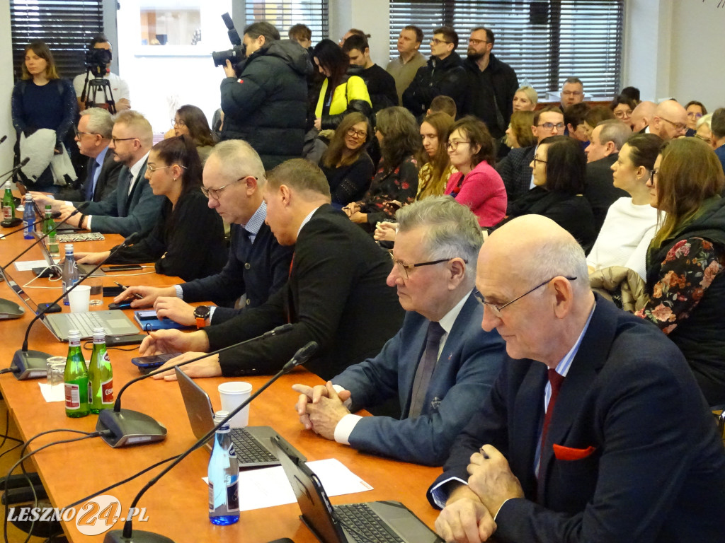 Komisja w sprawie likwidacji szkół i przedszkoli w Lesznie