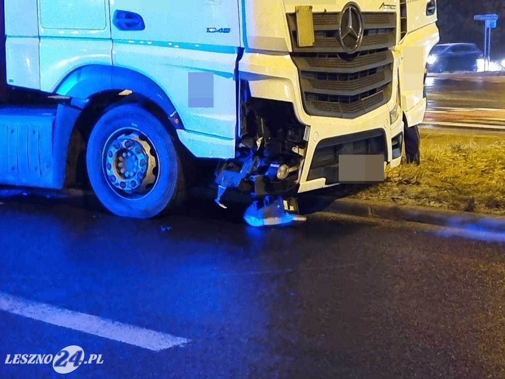 Zderzenie osobówki i ciężarówki w pobliżu Trapezu